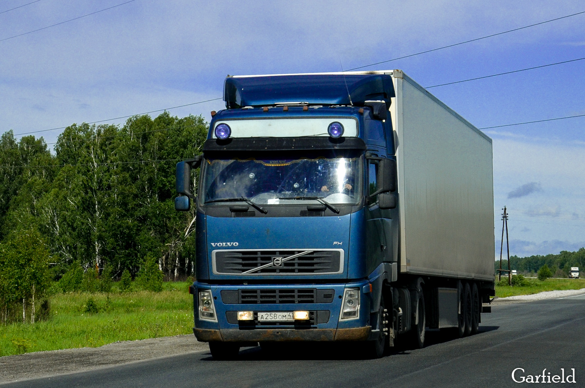 Кировская область, № А 258 ОМ 43 — Volvo ('2002) FH-Series