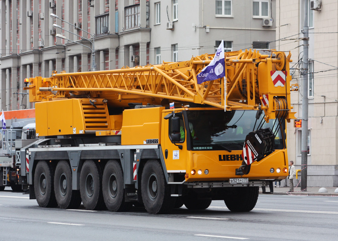 Москва, № В 521 РС 77 — Liebherr (общая модель); Москва — Парад городской техники 2016