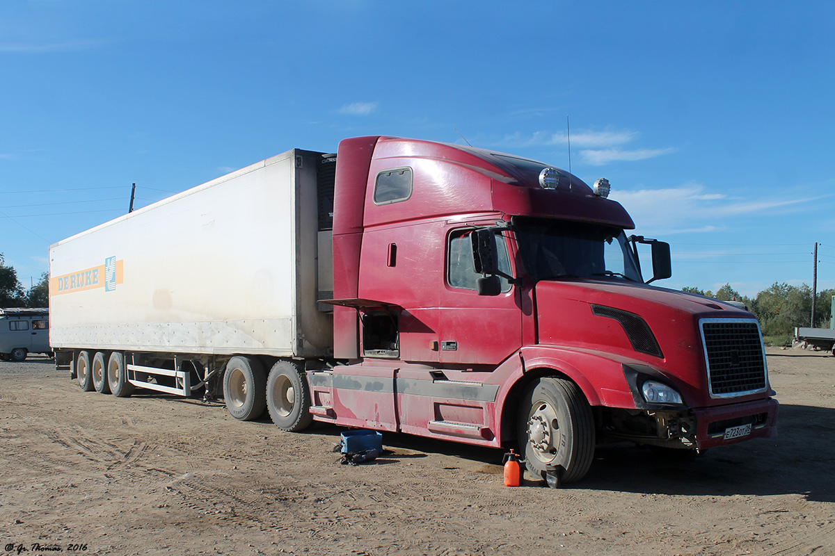 Амурская область, № Е 723 ОТ 28 — Volvo VNL670