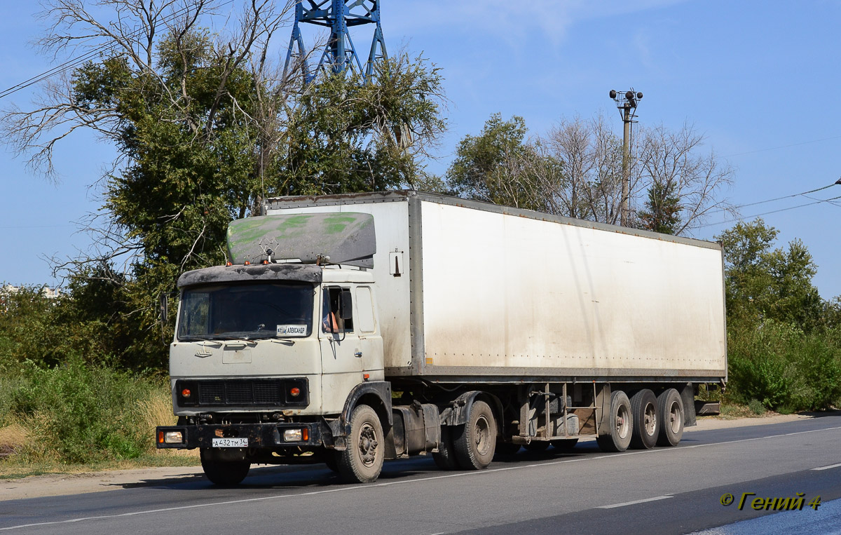 Волгоградская область, № А 432 ТМ 34 — МАЗ-54323