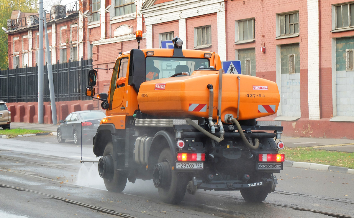 Москва, № 427-4Д — Mercedes-Benz Unimog U400