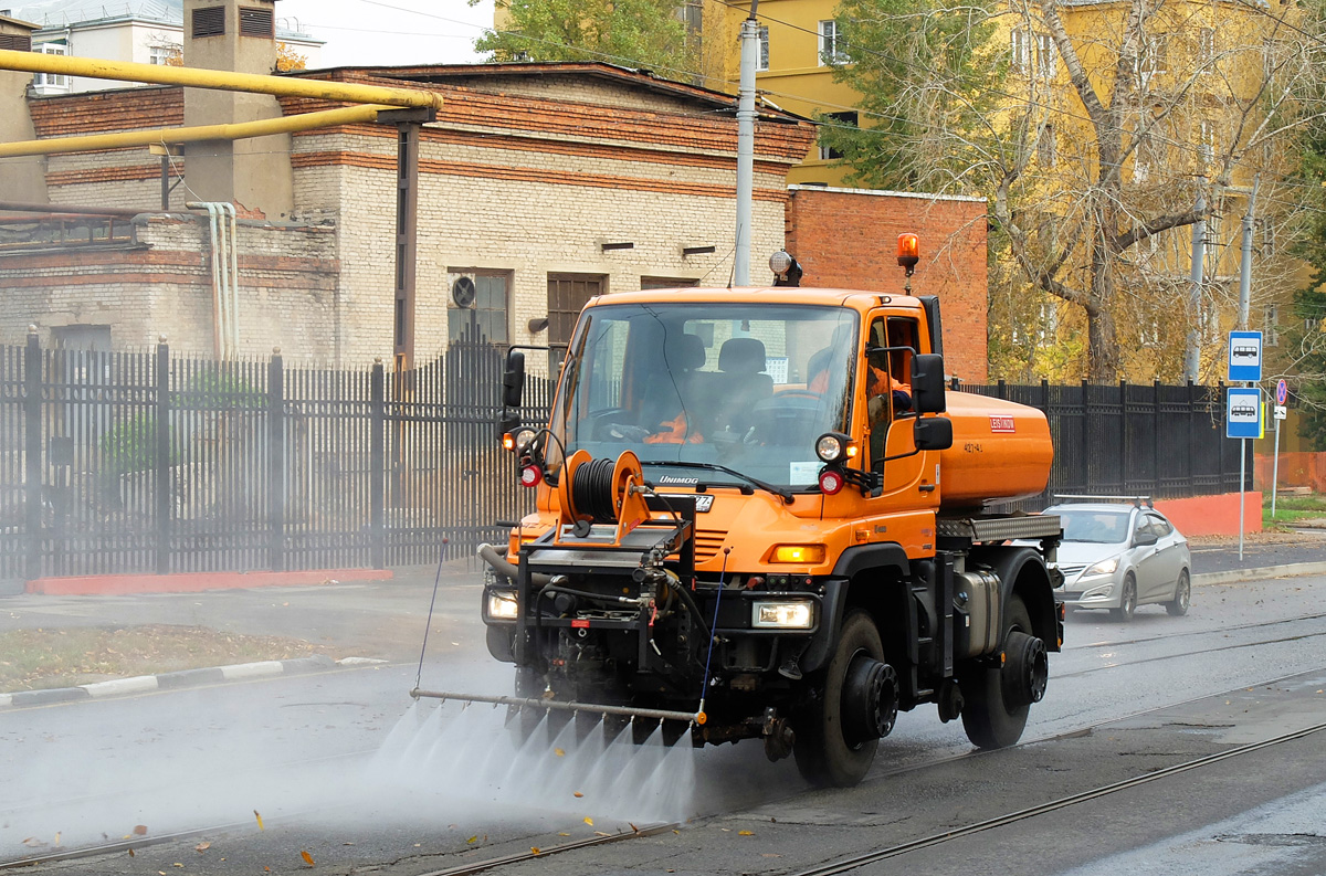 Москва, № 427-4Д — Mercedes-Benz Unimog U400