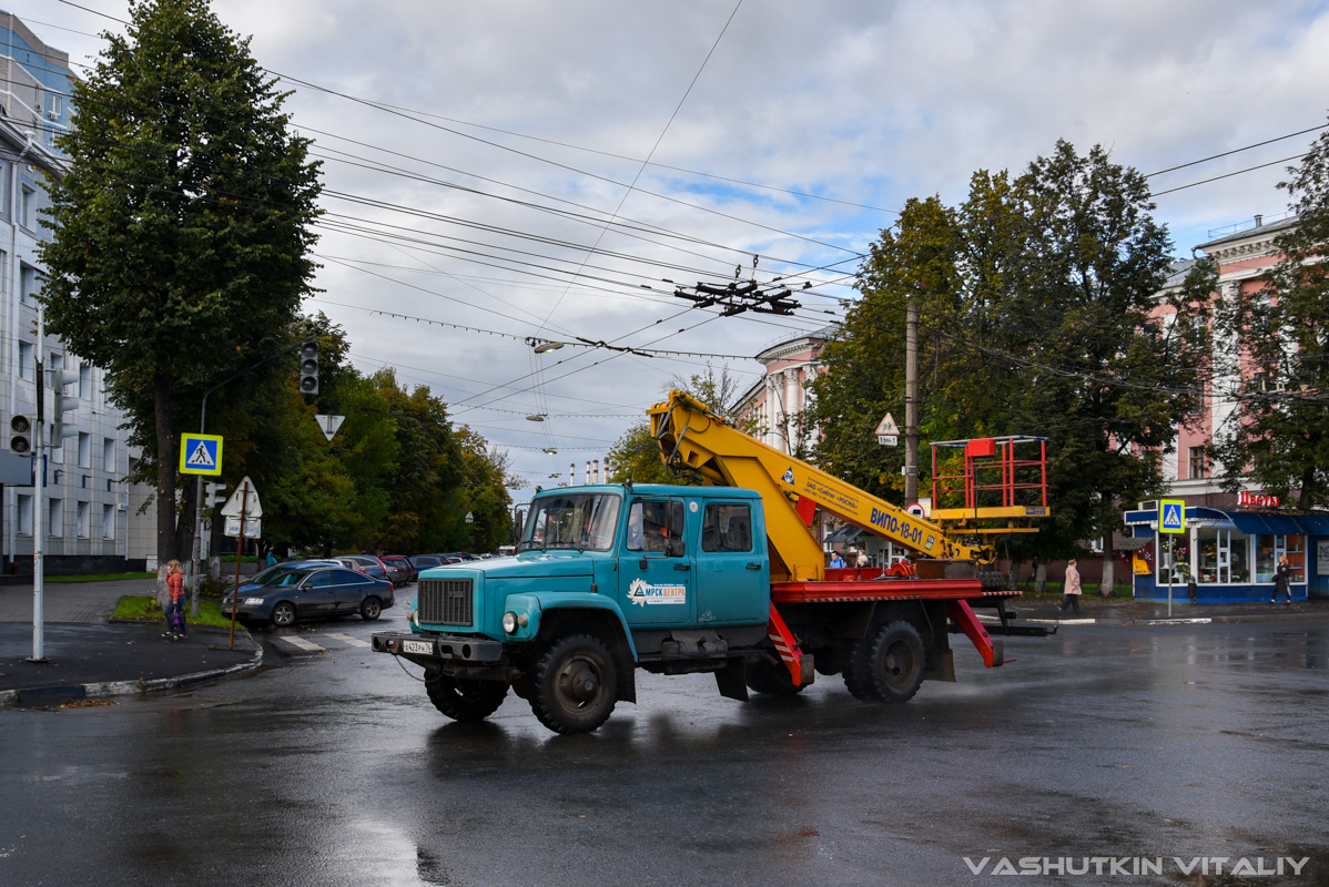 Ярославская область, № Х 423 РН 76 — ГАЗ-33086 «Земляк»