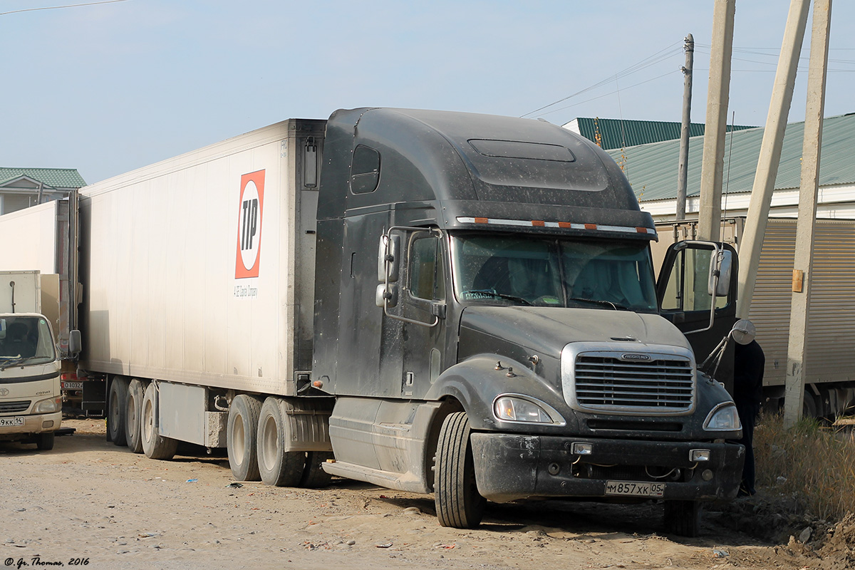 Дагестан, № М 857 ХК 05 — Freightliner Columbia