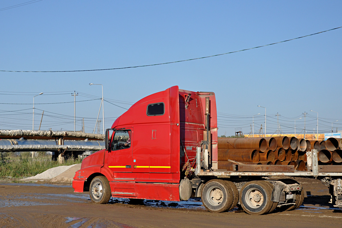 Саха (Якутия), № А 426 ТТ 14 — Volvo VNL660