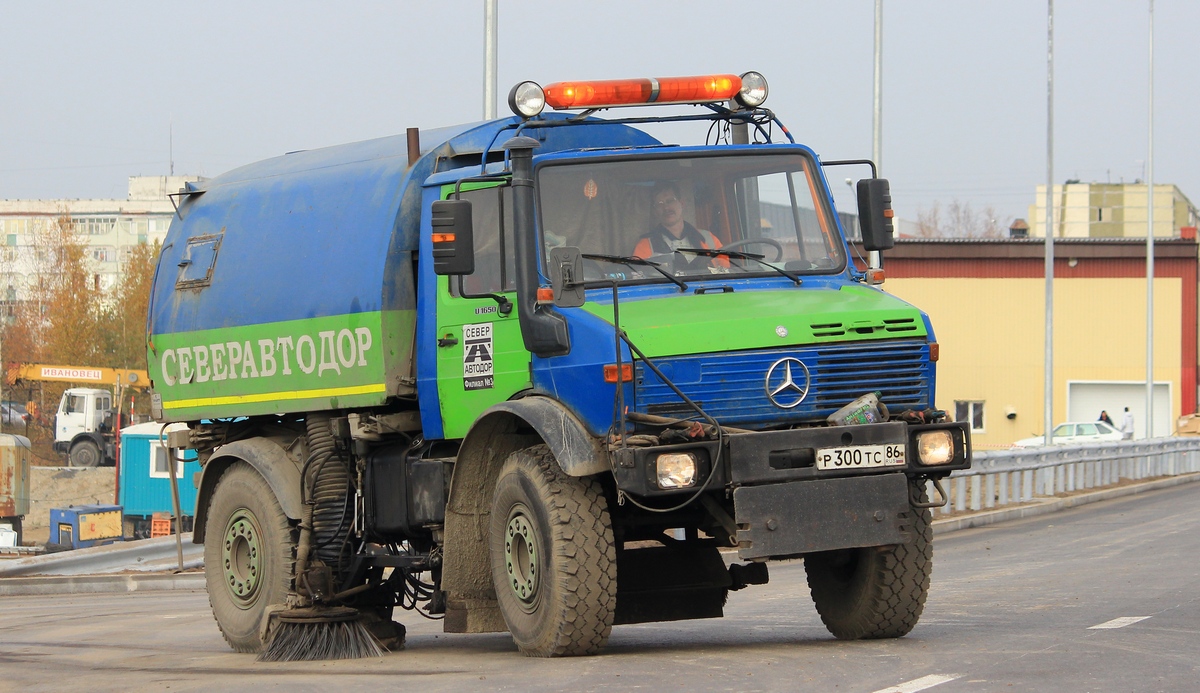 Ханты-Мансийский автоном.округ, № Р 300 ТС 86 — Mercedes-Benz Unimog U1650