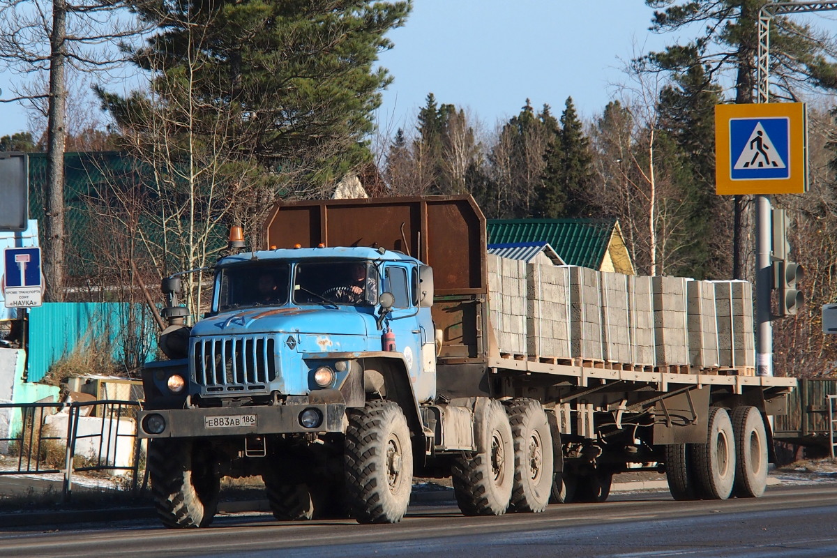 Ханты-Мансийский автоном.округ, № Е 883 АВ 186 — Урал-44202