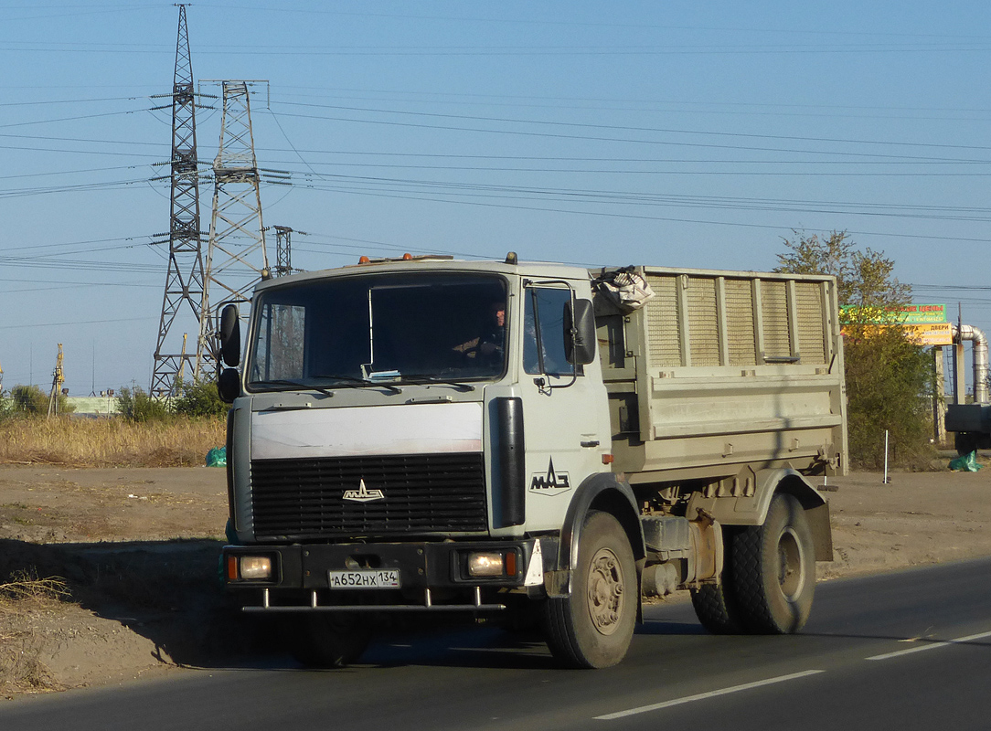 Волгоградская область, № А 652 НХ 134 — МАЗ-555102