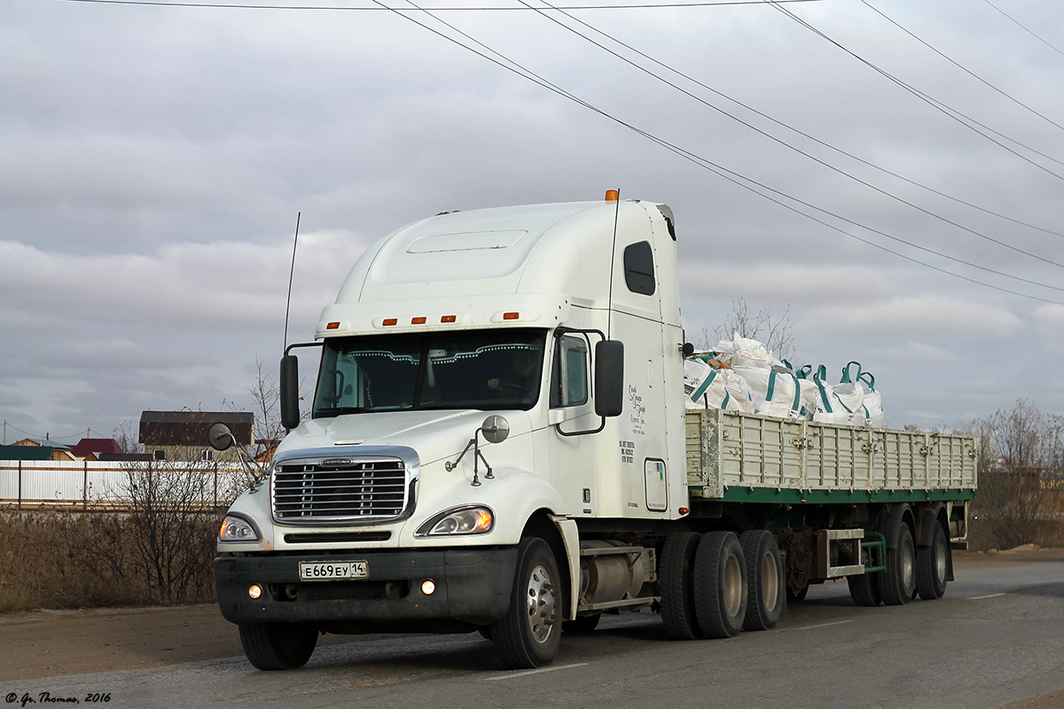 Саха (Якутия), № Е 669 ЕУ 14 — Freightliner Columbia