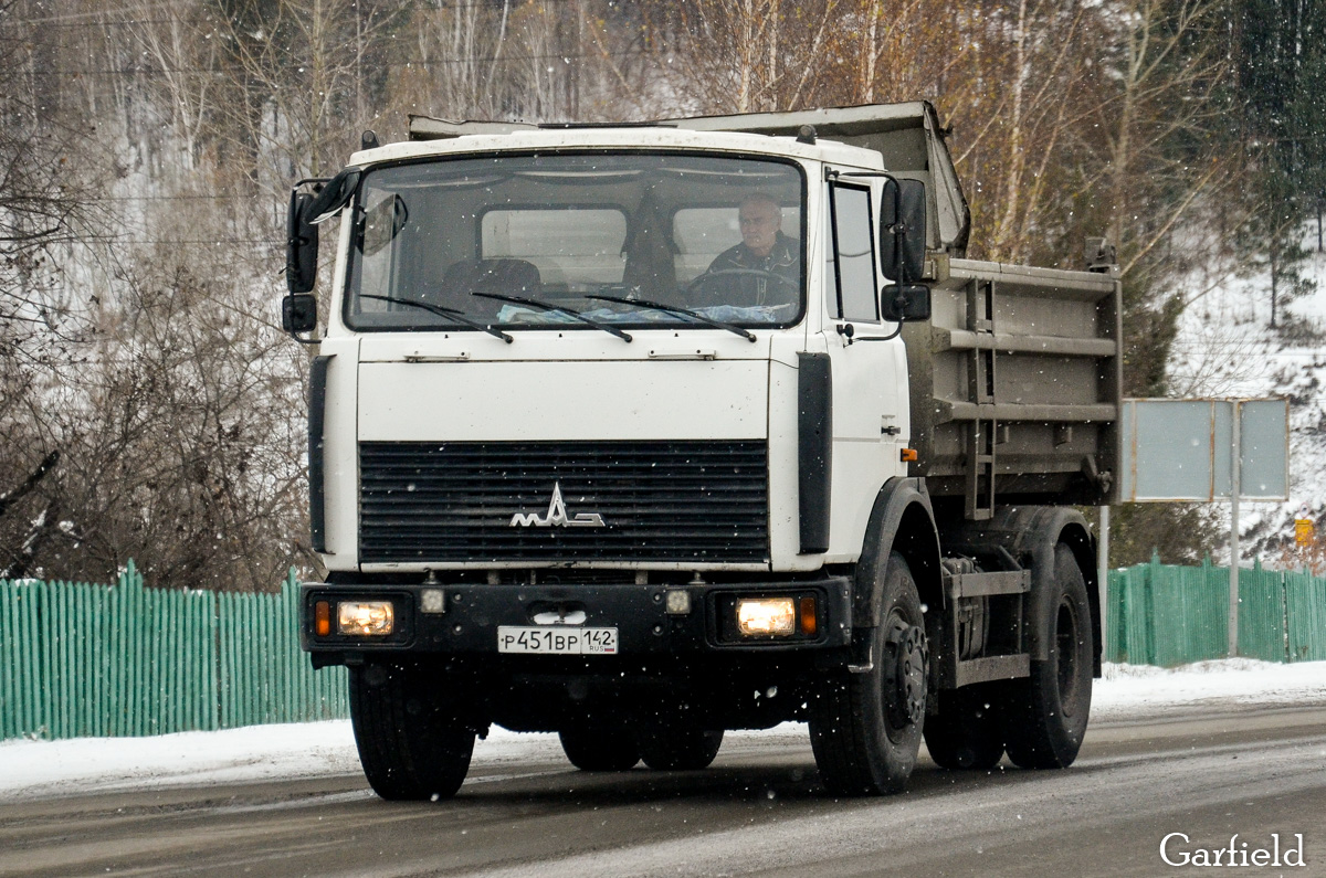 Кемеровская область, № Р 451 ВР 142 — МАЗ-5551A2