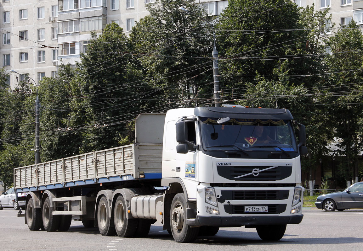 Москва, № Р 713 ХМ 197 — Volvo ('2010) FM.400