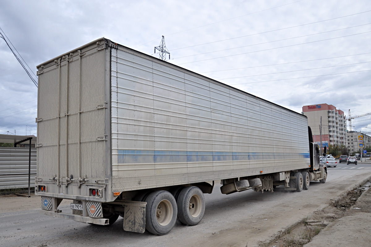 Приморский край, № Р 678 ВК 125 — Freightliner FLD 120