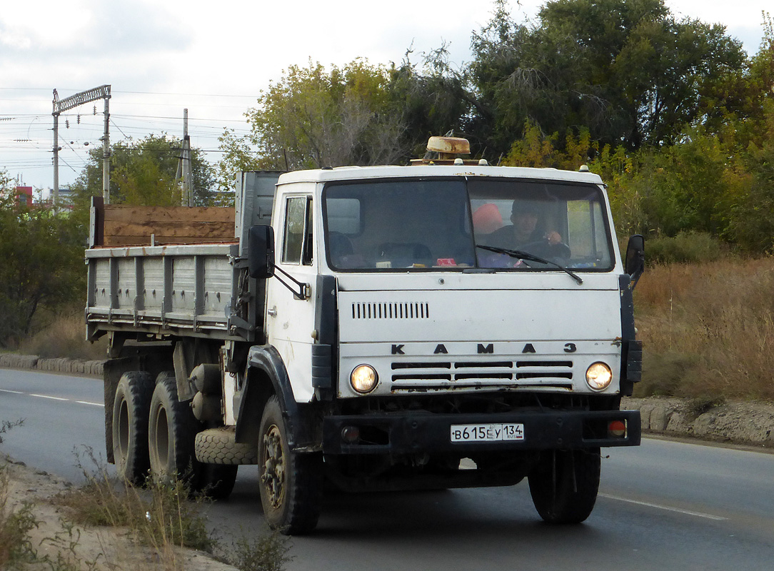 Волгоградская область, № В 615 ЕУ 134 — КамАЗ-5320