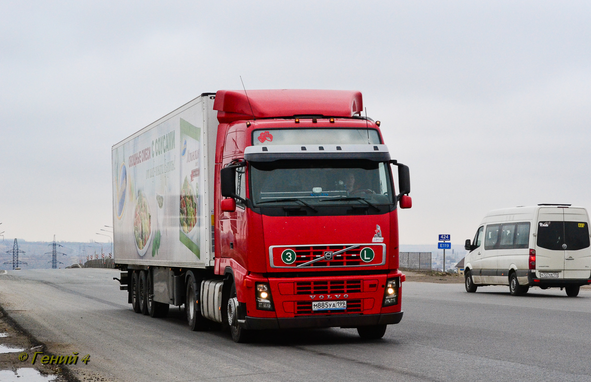 Москва, № М 885 УА 199 — Volvo ('2002) FH12.400