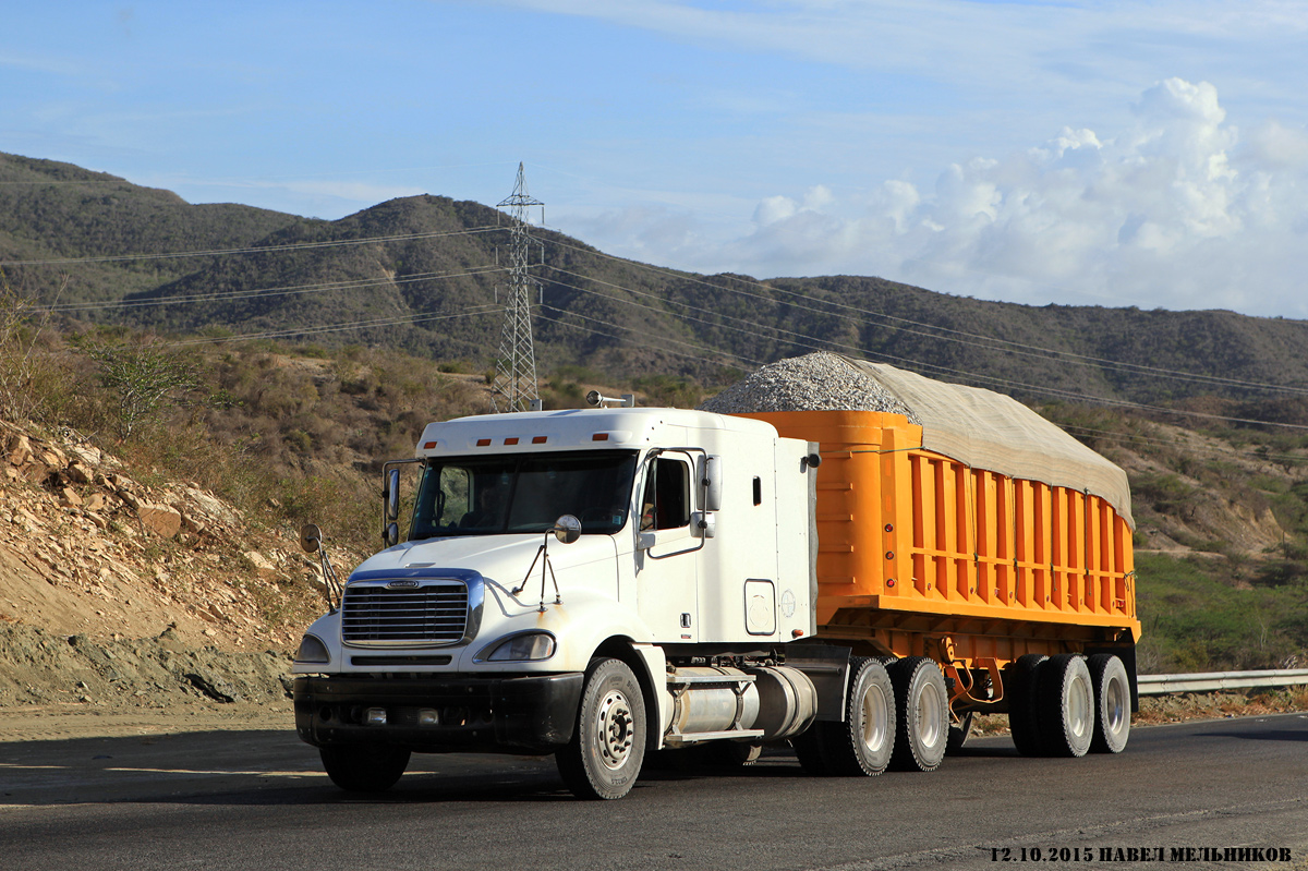 Доминиканская Республика, № (DO) U/N 0022 — Freightliner Columbia