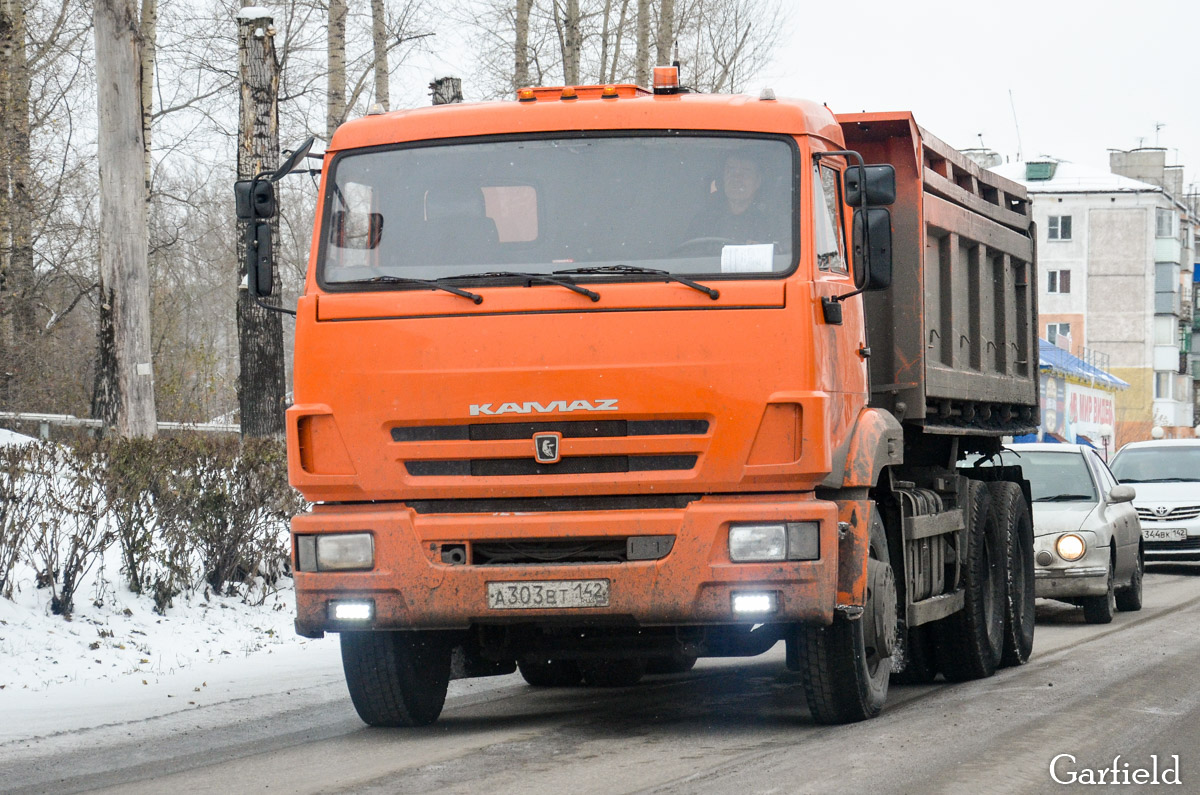 Кемеровская область, № А 303 ВТ 142 — КамАЗ-65115 (общая модель)