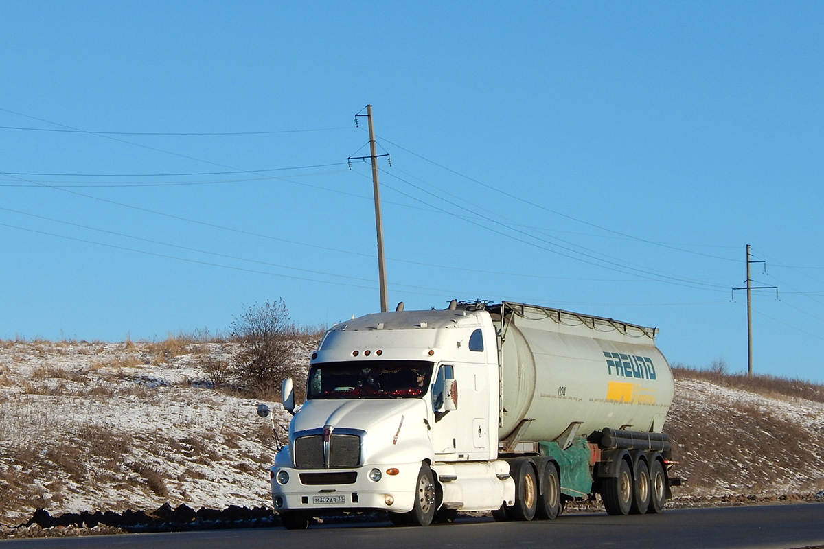 Белгородская область, № М 302 АВ 31 — Kenworth T2000