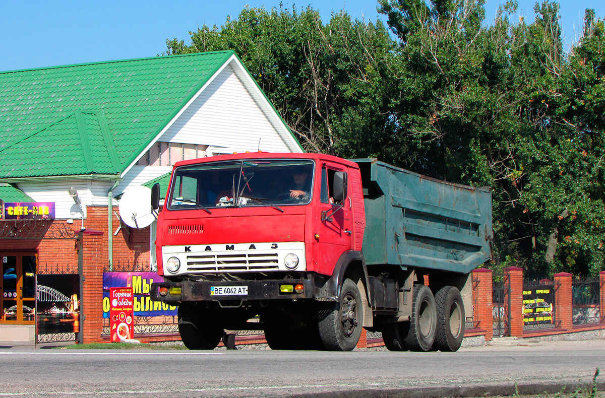 Николаевская область, № ВЕ 6062 АТ — КамАЗ-5511