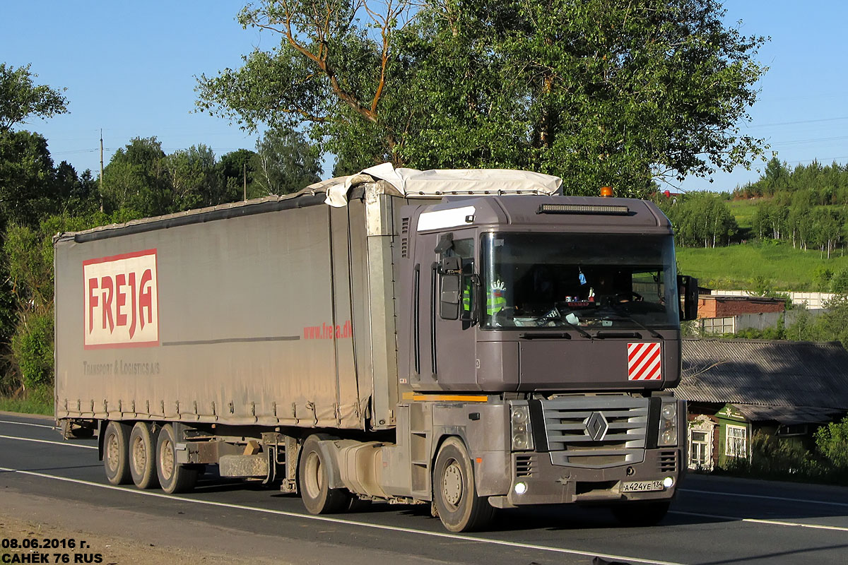 Волгоградская область, № А 424 УЕ 134 — Renault Magnum E-Tech ('2001)