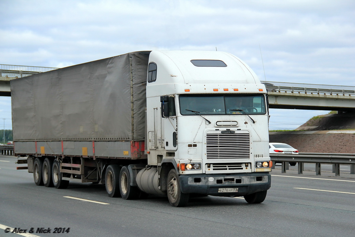 Новгородская область, № А 276 НР 53 — Freightliner FLB