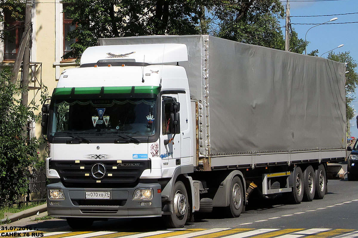 Архангельская область, № Н 070 ХВ 29 — Mercedes-Benz Actros ('2003) 1836