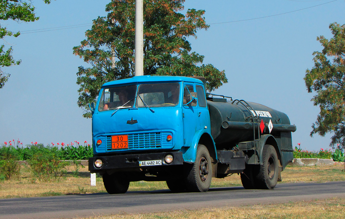 Днепропетровская область, № АЕ 4482 АС — МАЗ-5334