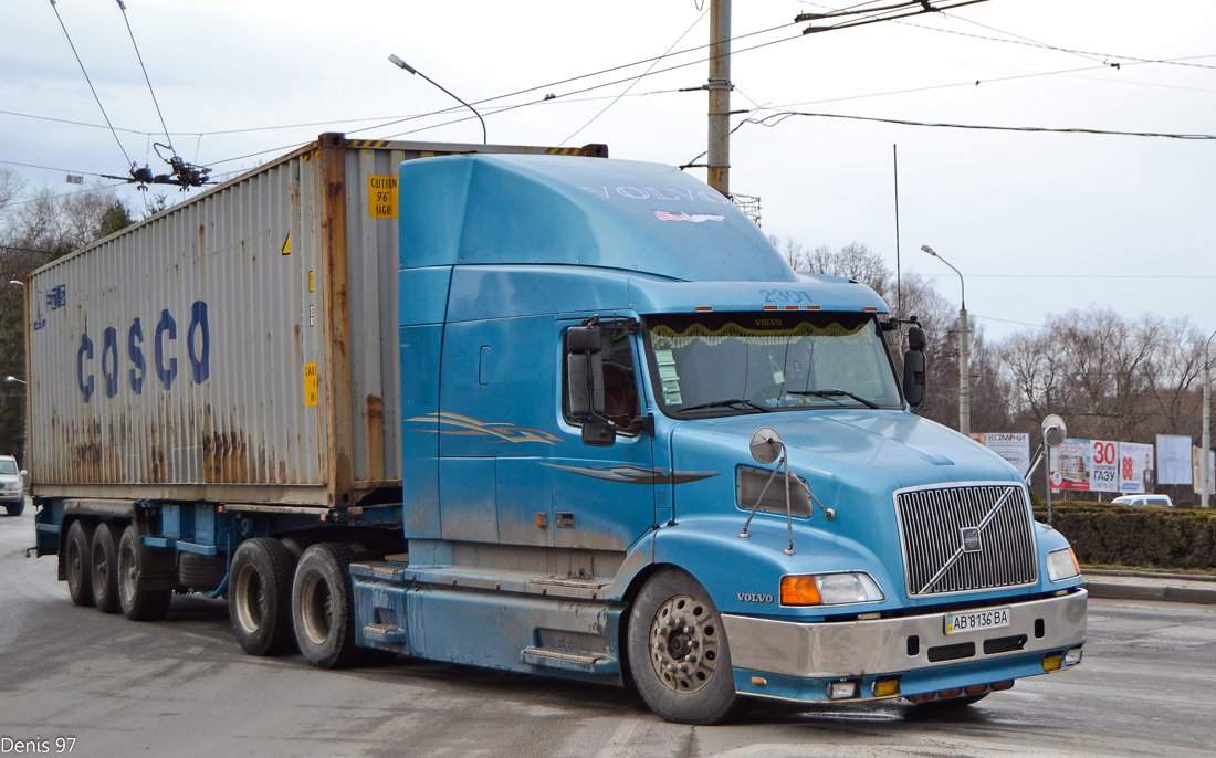 Винницкая область, № АВ 8136 ВА — Volvo VNL610