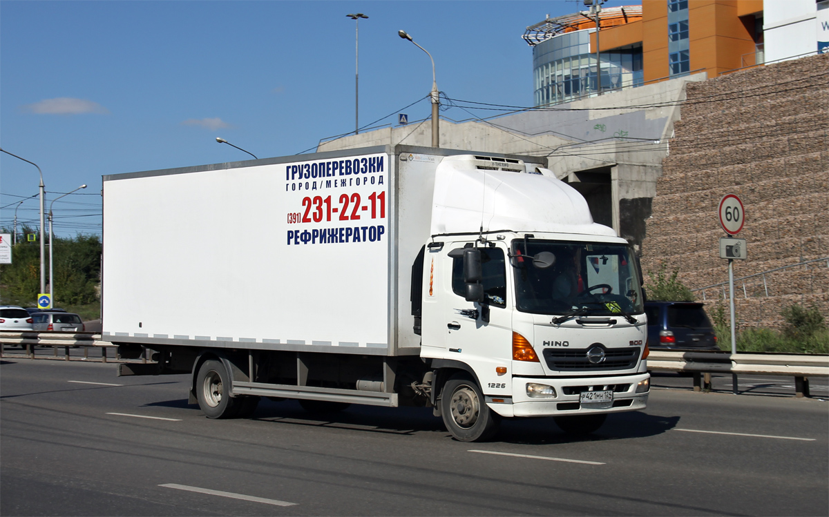 Красноярский край, № Р 421 МН 124 — Hino 500