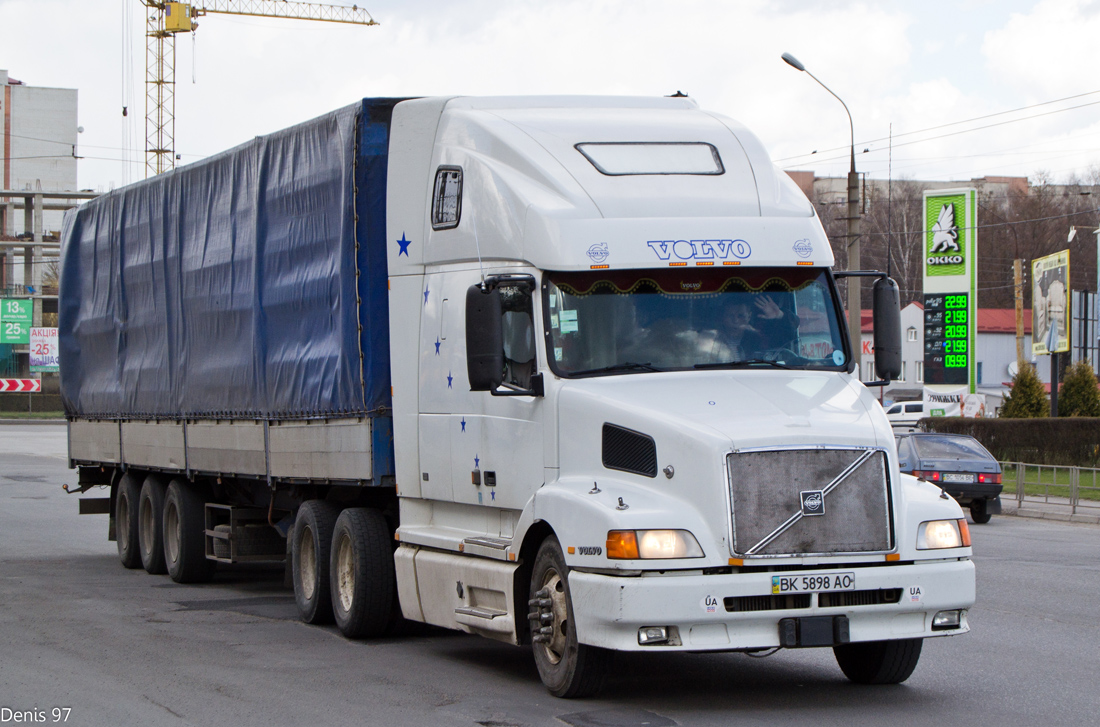 Ровненская область, № ВК 5898 АО — Volvo VNL660