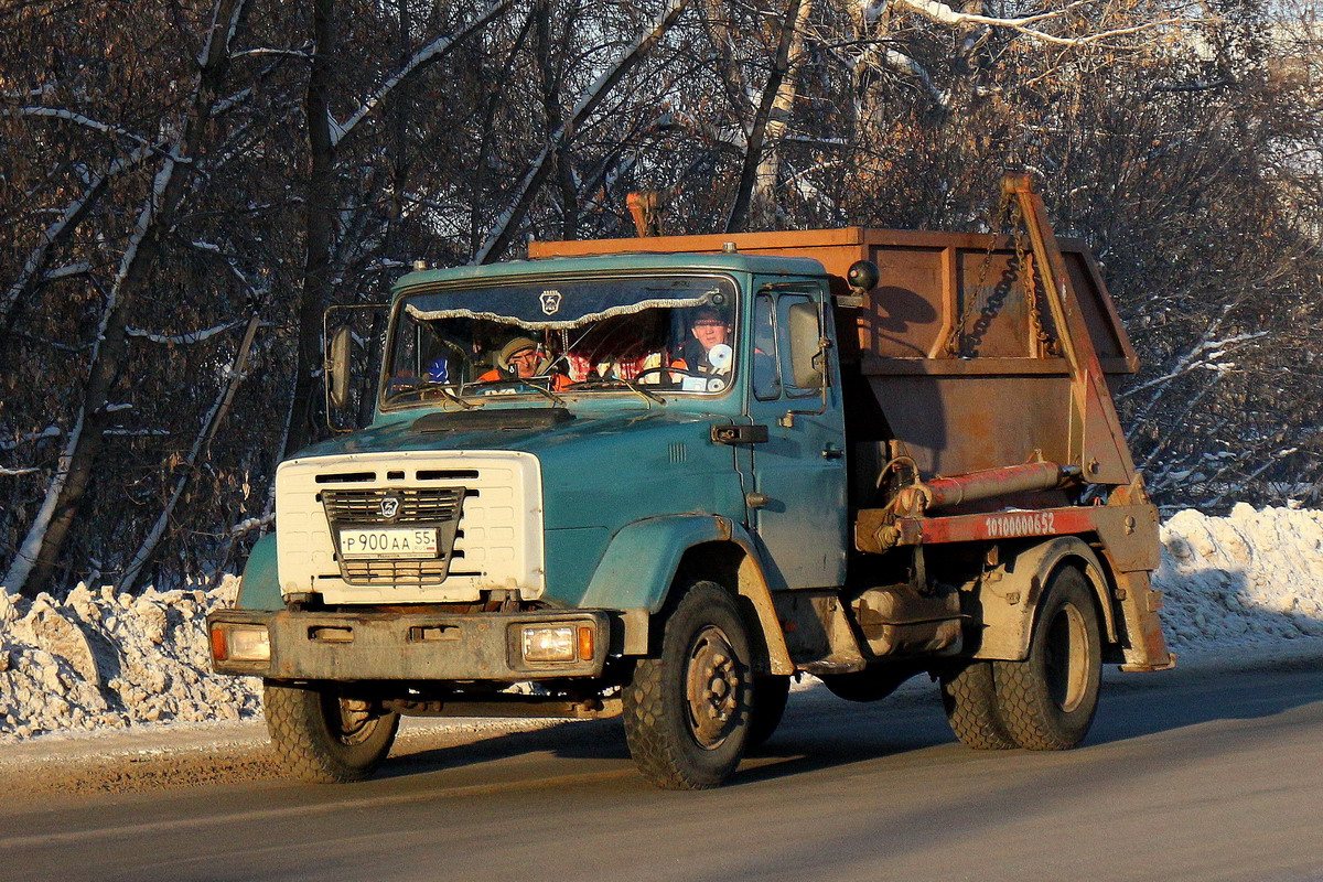 Омская область, № Р 900 АА 55 — ЗИЛ-432932