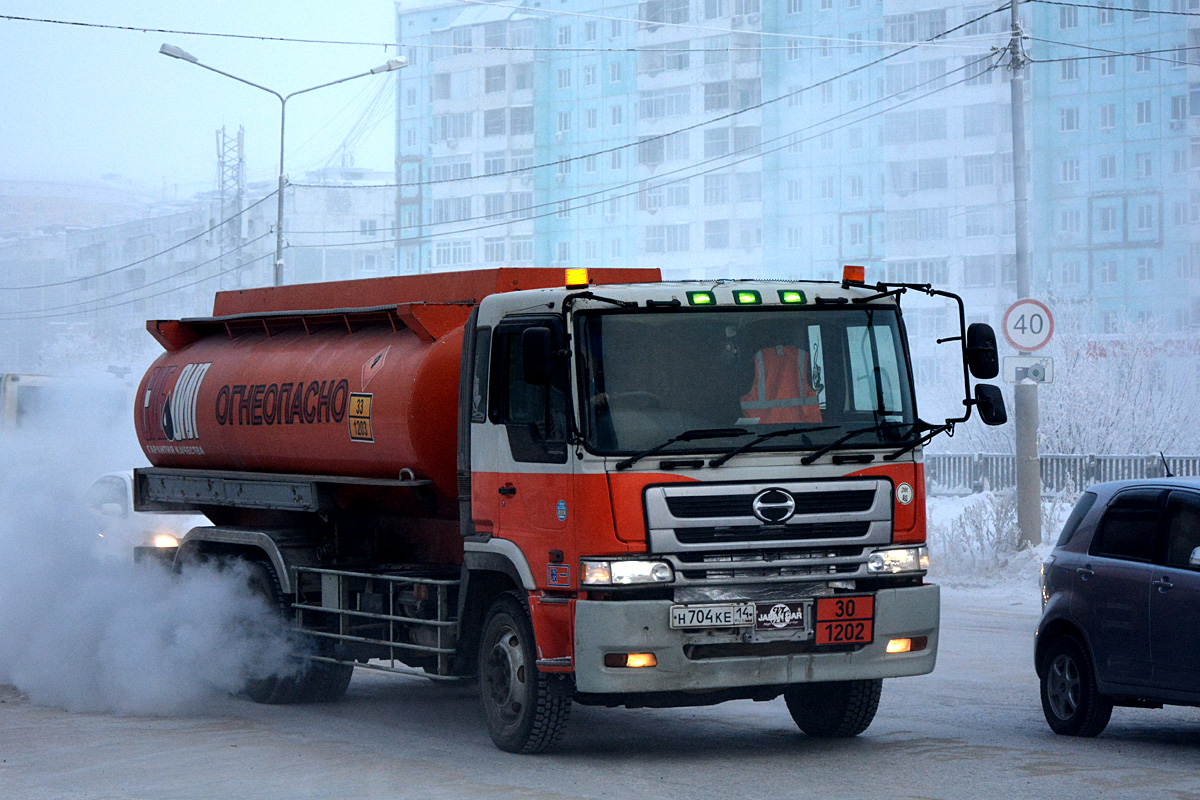 Саха (Якутия), № Н 704 КЕ 14 — Hino Profia