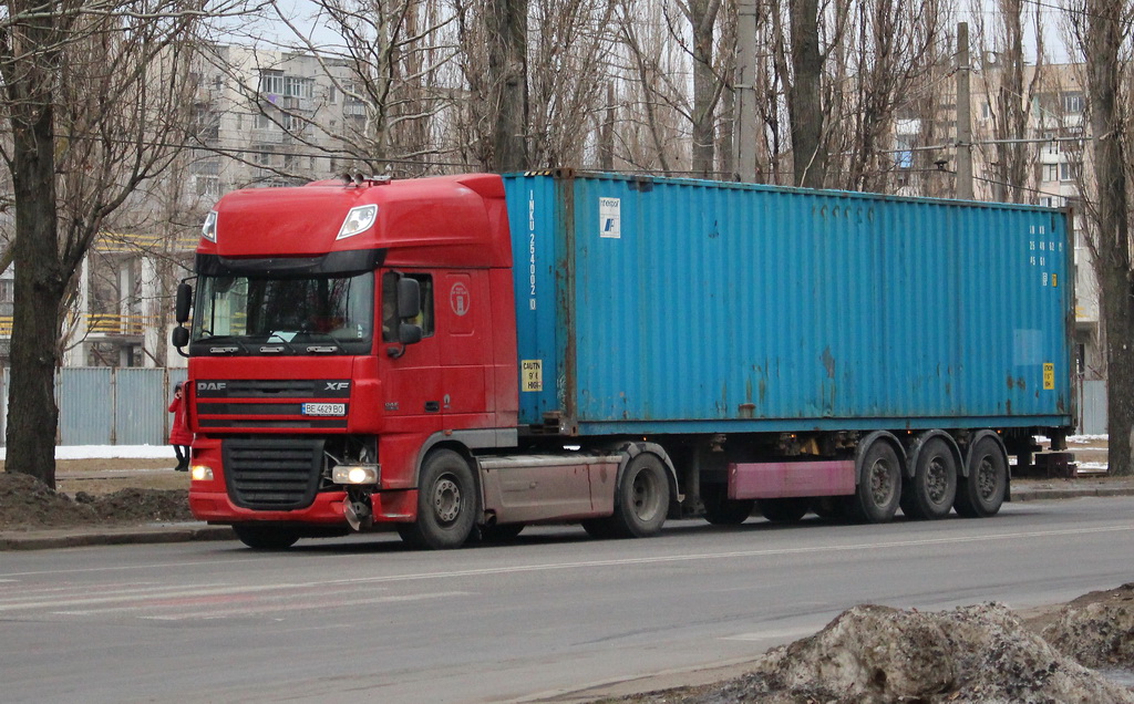 Николаевская область, № ВЕ 4629 ВО — DAF XF105 FT; Николаевская область, № ВЕ 3450 ХР — Krone SDC 27 Box Liner