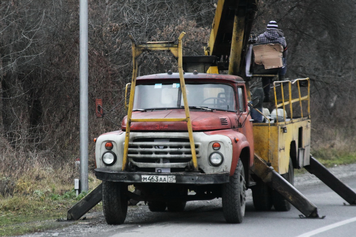 Северная Осетия, № М 463 АА 15 — ЗИЛ-431412