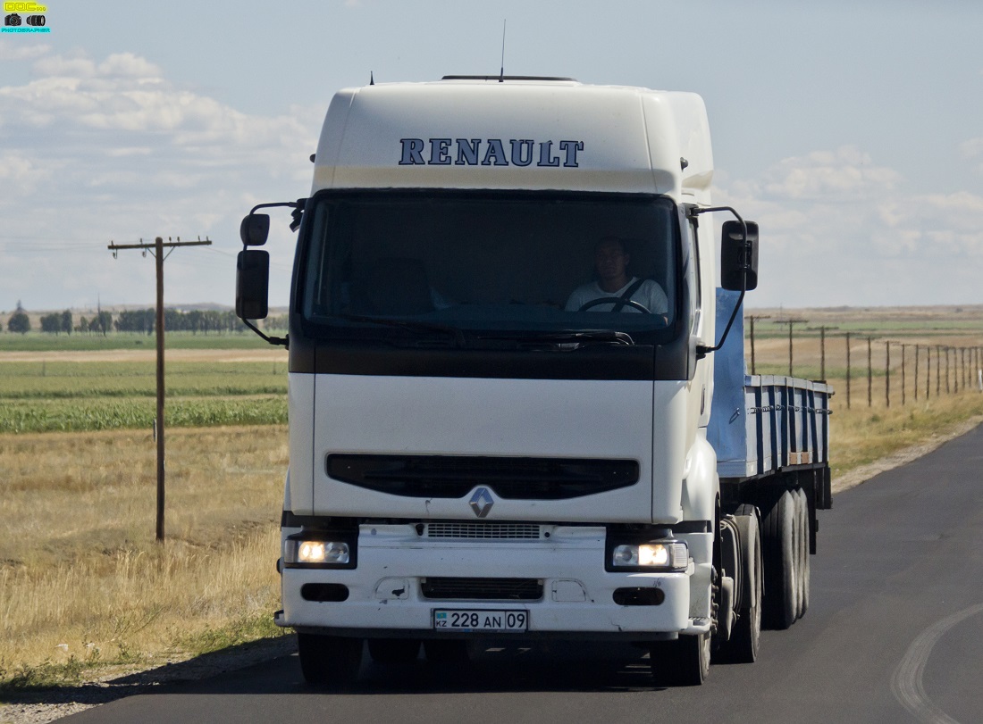 Карагандинская область, № 228 AN 09 — Renault Premium ('1996)