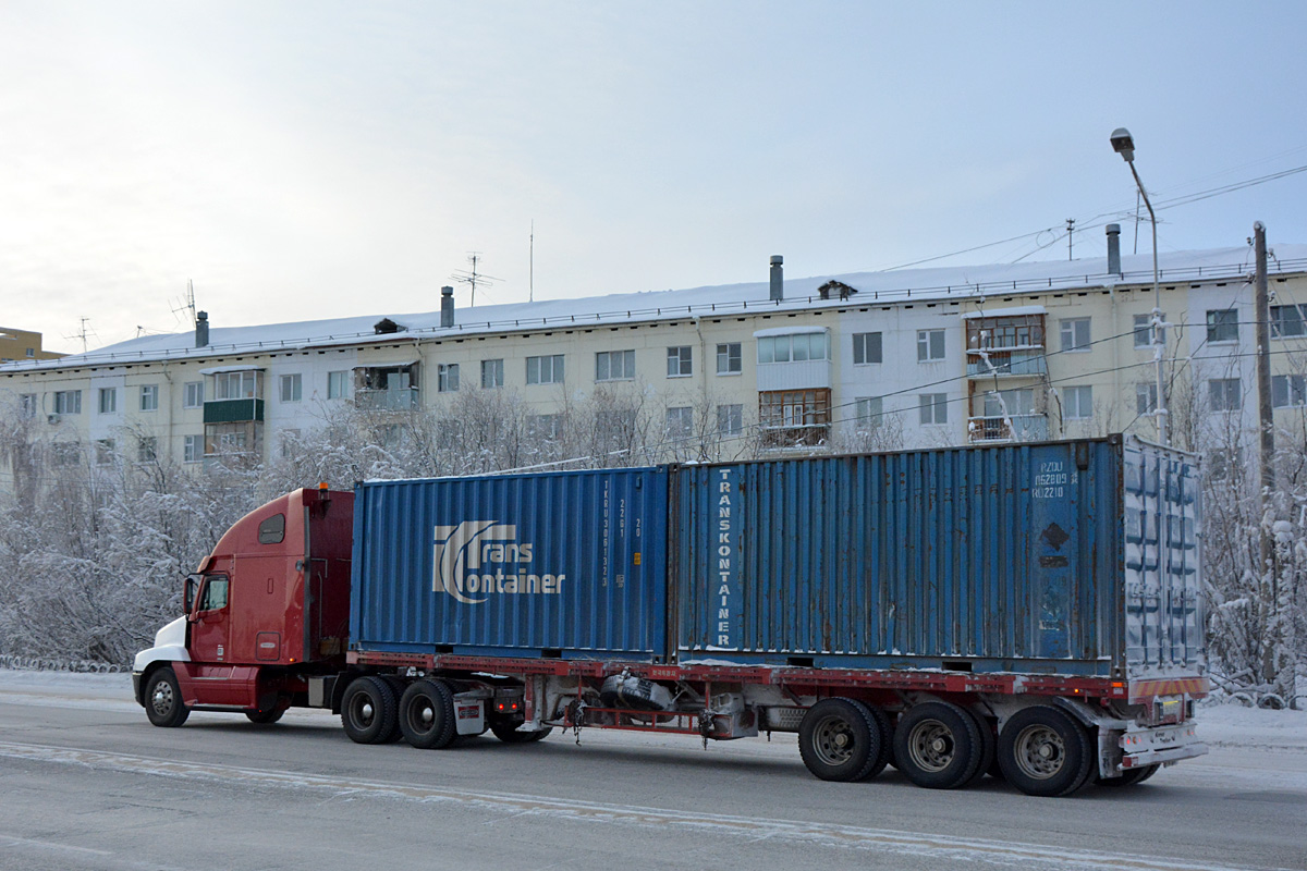 Саха (Якутия), № Н 828 КВ 14 — Freightliner Century Class