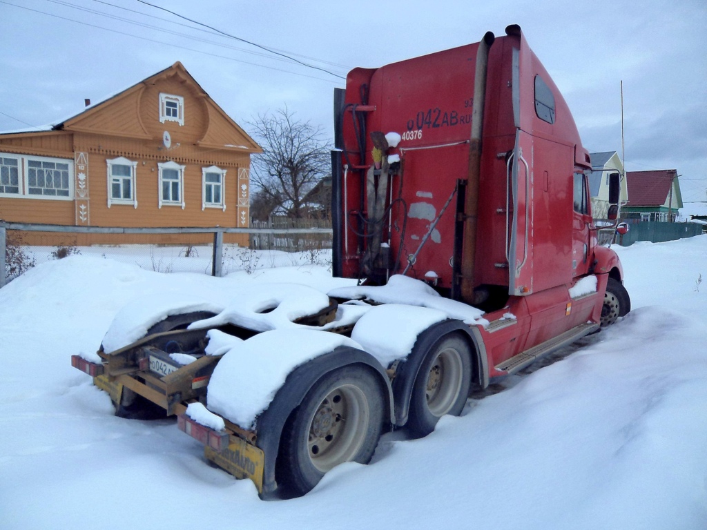 Тверская область, № О 042 АВ 93 — Freightliner Columbia