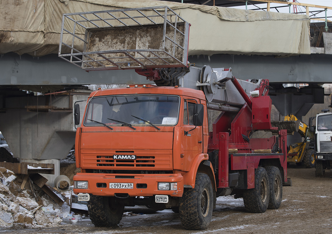 Тверская область, № С 093 РХ 69 — КамАЗ-43118 (общая модель)