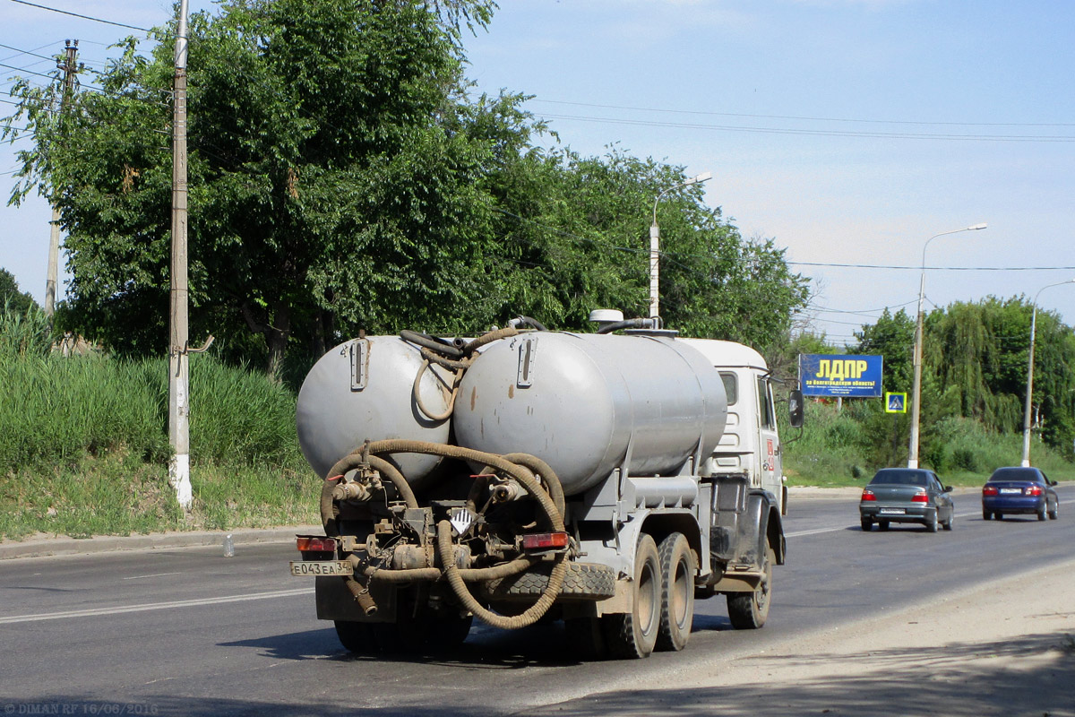 Волгоградская область, № Е 043 ЕА 34 — КамАЗ-53213