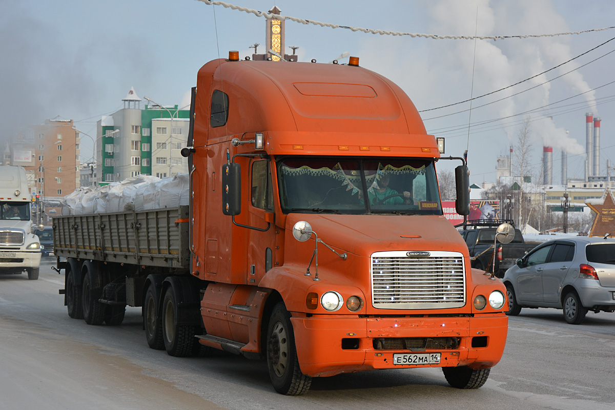 Саха (Якутия), № Е 562 МА 14 — Freightliner Century Class