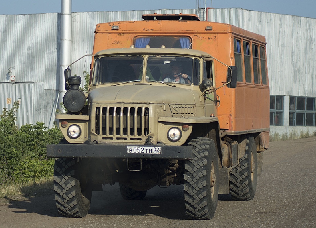 Башкортостан, № В 052 ТН 02 — Урал-43206