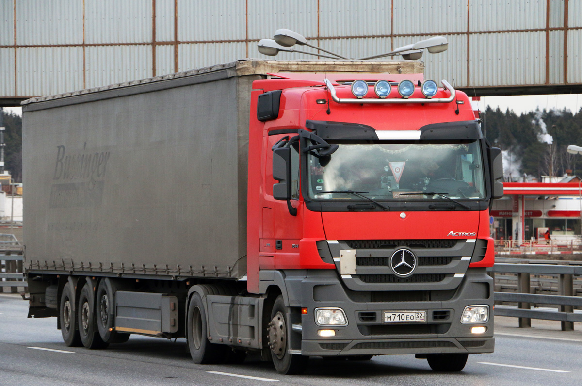 Брянская область, № М 710 ЕО 32 — Mercedes-Benz Actros ('2009) 1844