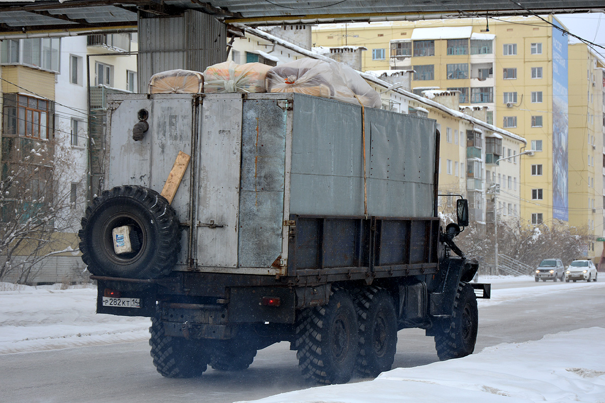 Саха (Якутия), № Р 282 КТ 14 — Урал-4320 (общая модель)