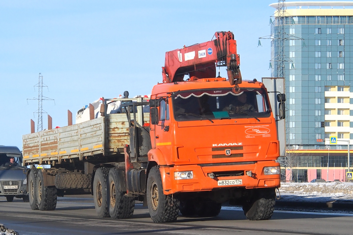 Ханты-Мансийский автоном.округ, № Н 832 СО 174 — КамАЗ-44108-24 [441083]