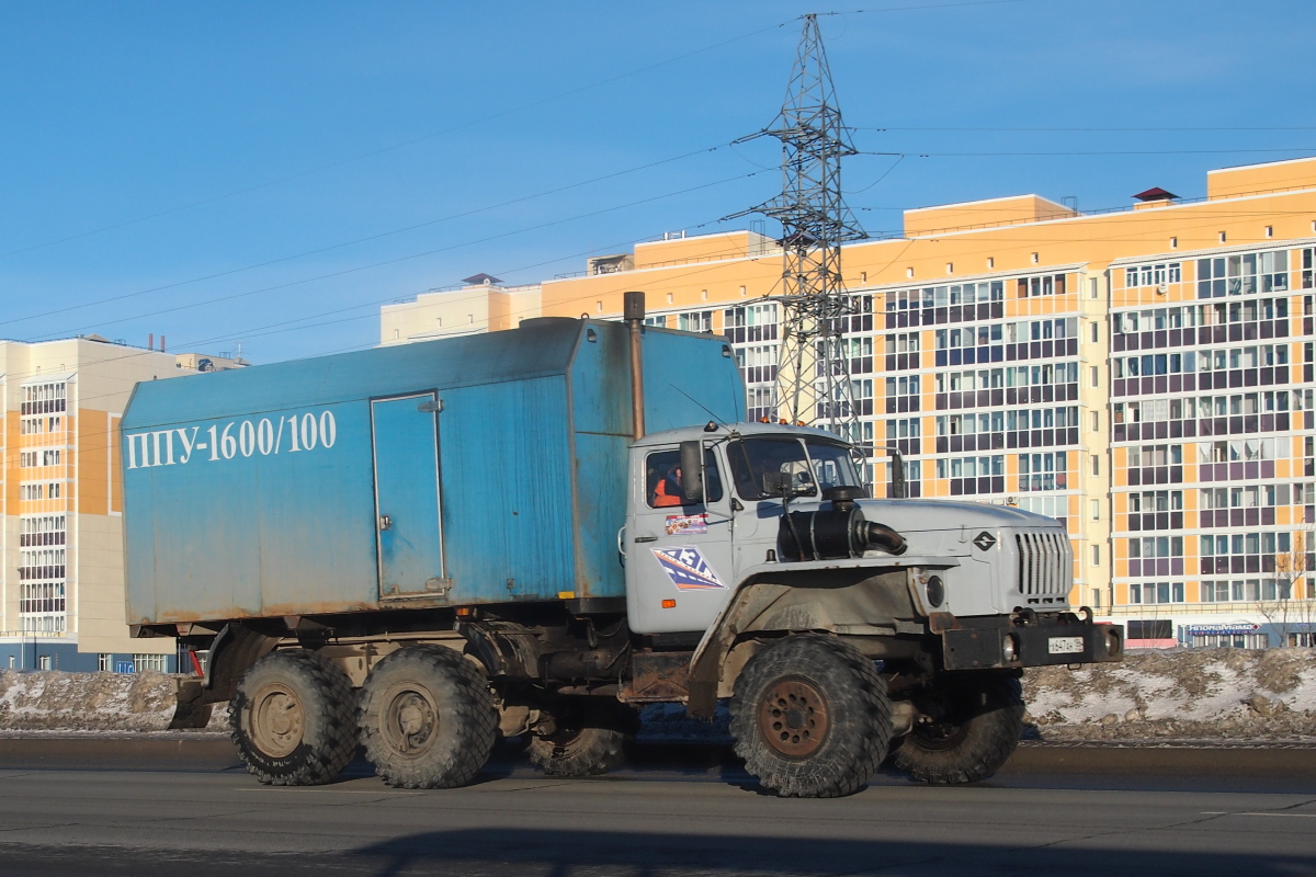 Ханты-Мансийский автоном.округ, № Х 647 АН 186 — Урал-5557