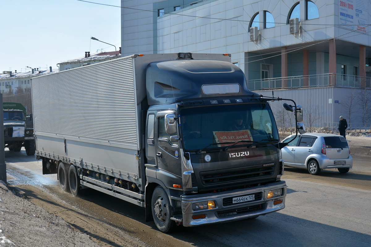 Приморский край, № М 664 ЕК 125 — Isuzu Giga (общая модель)