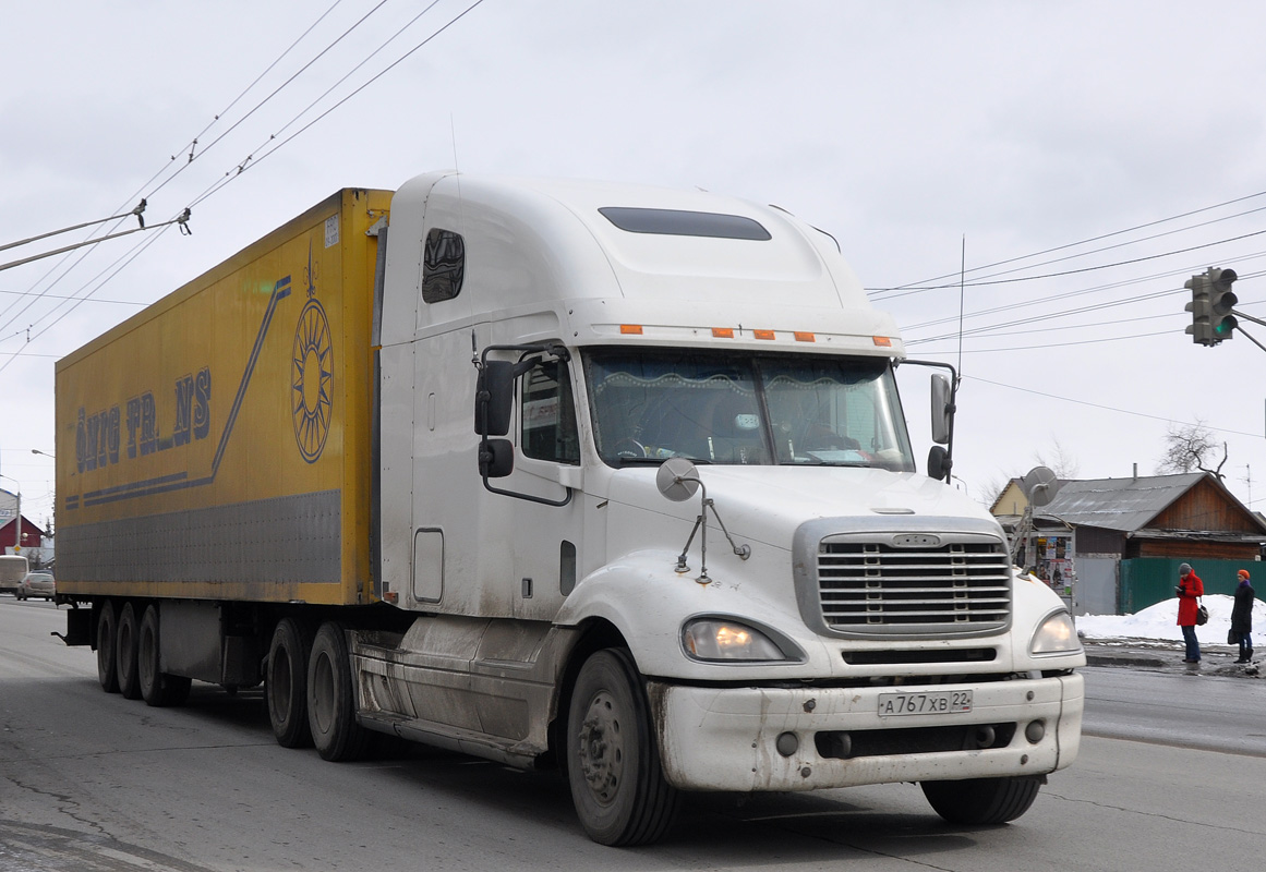 Алтайский край, № А 767 ХВ 22 — Freightliner Columbia