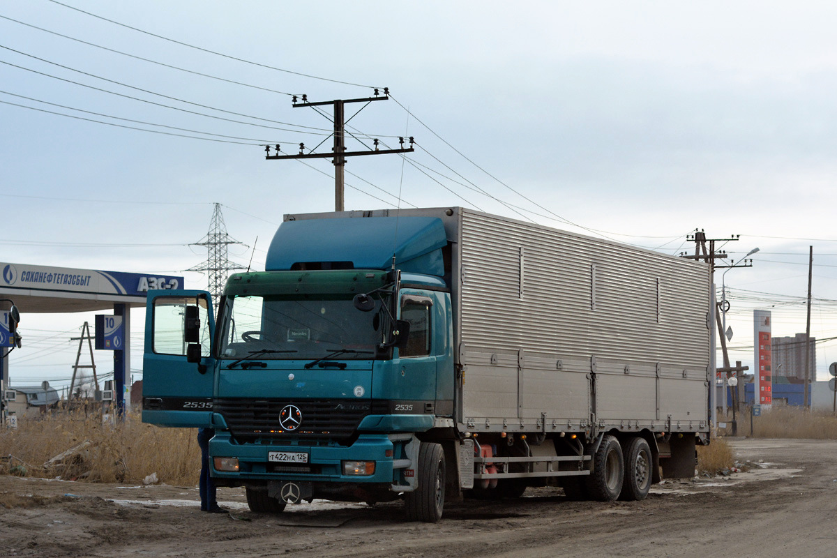 Приморский край, № Т 422 НА 125 — Mercedes-Benz Actros ('1997) 2535