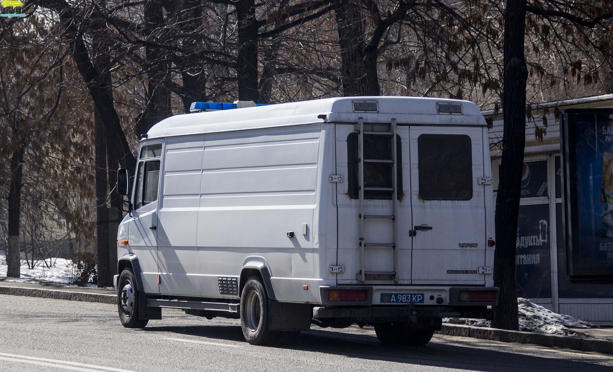 Алматы, № A 983 KP — Mercedes-Benz Vario (общ.м)