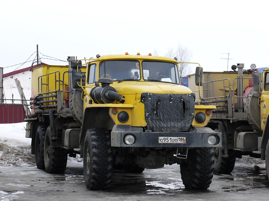 Ханты-Мансийский автоном.округ, № О 951 ОО 186 — Урал-4320-40