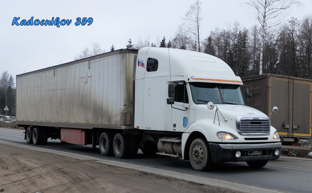 Московская область, № К 155 ЕЕ 750 — Freightliner Columbia